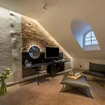 Artagonist Art Hotel
